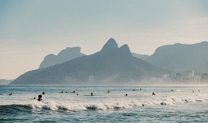Banhistas Aproveitando a Praia no Rio